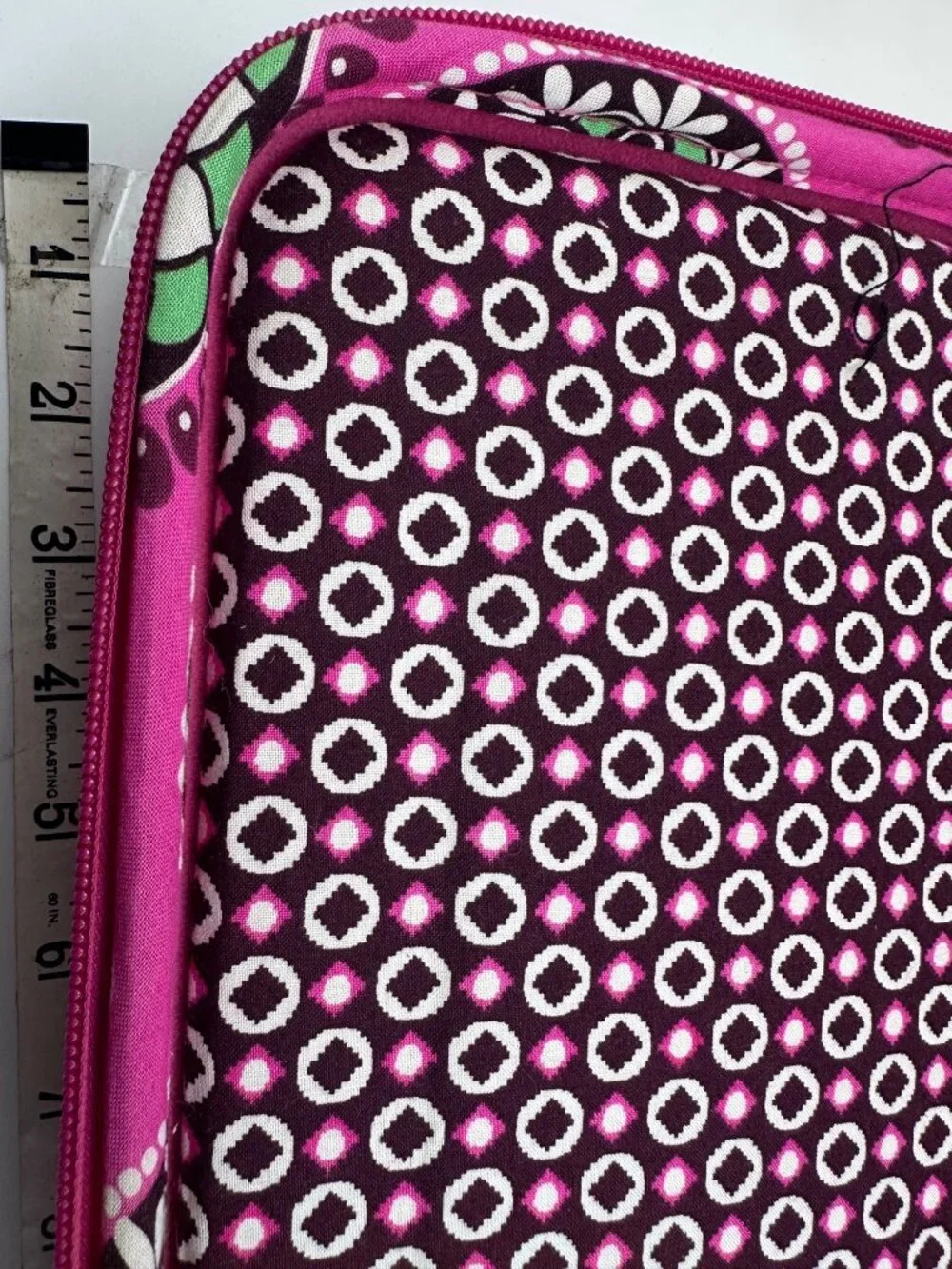Vera Bradley Cupcakes Pink Circle Floral Quilted Laptop Case Adjustable Strap Ha
